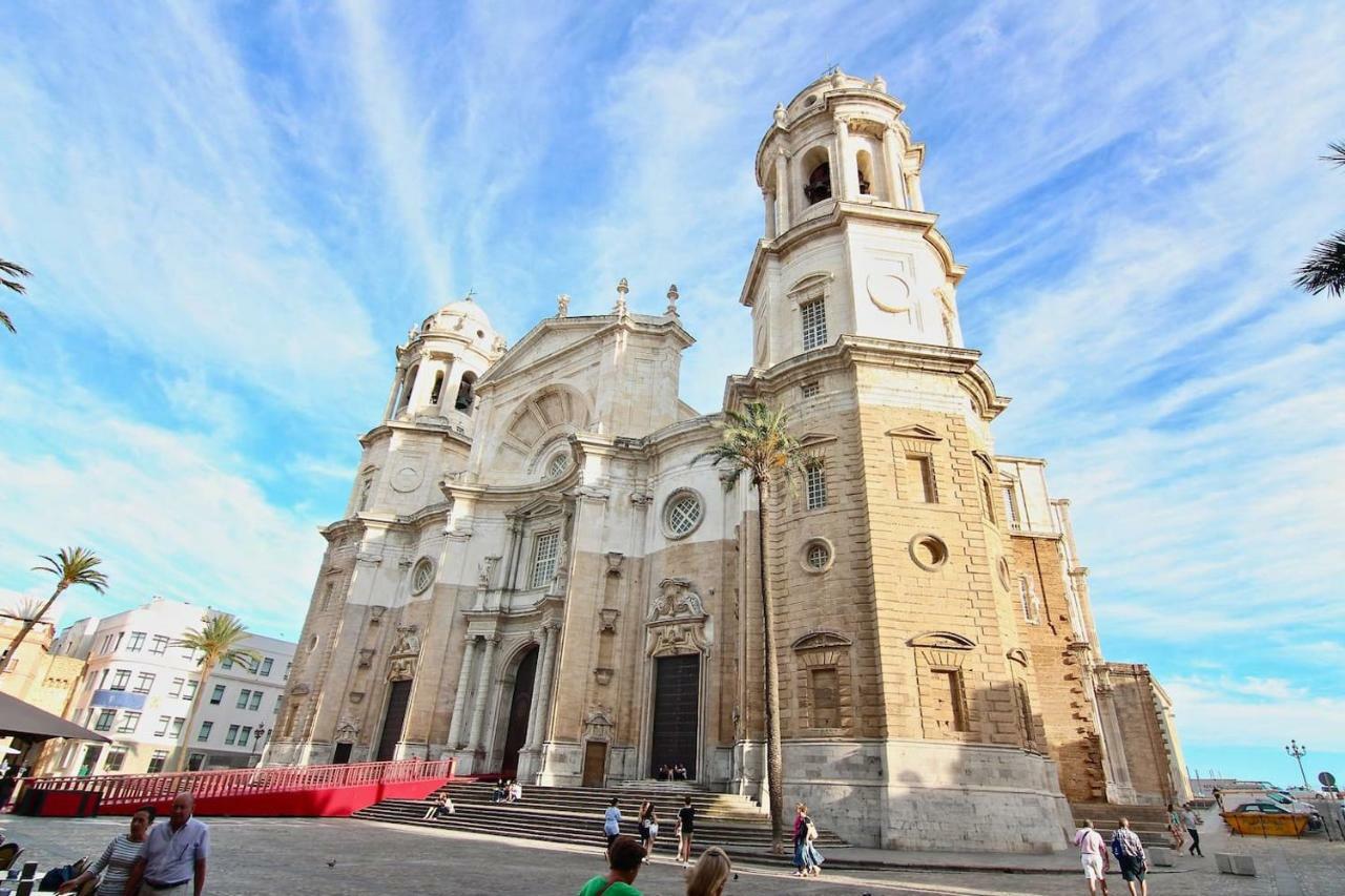 Appartamento Apartamento MONÍSIMO en el corazón de CÁDIZ Esterno foto